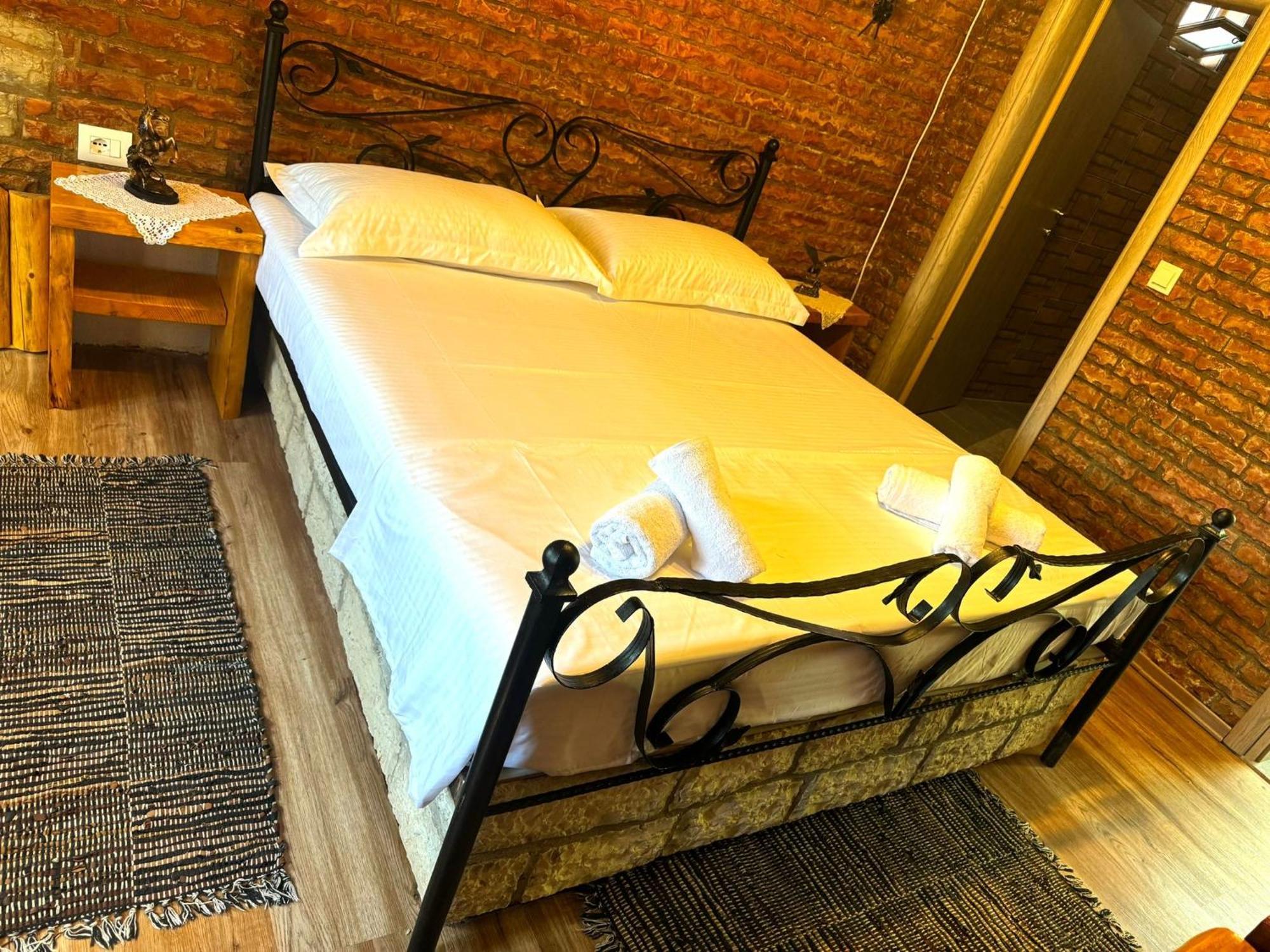 Villa Muzhaqi Nivice 外观 照片
